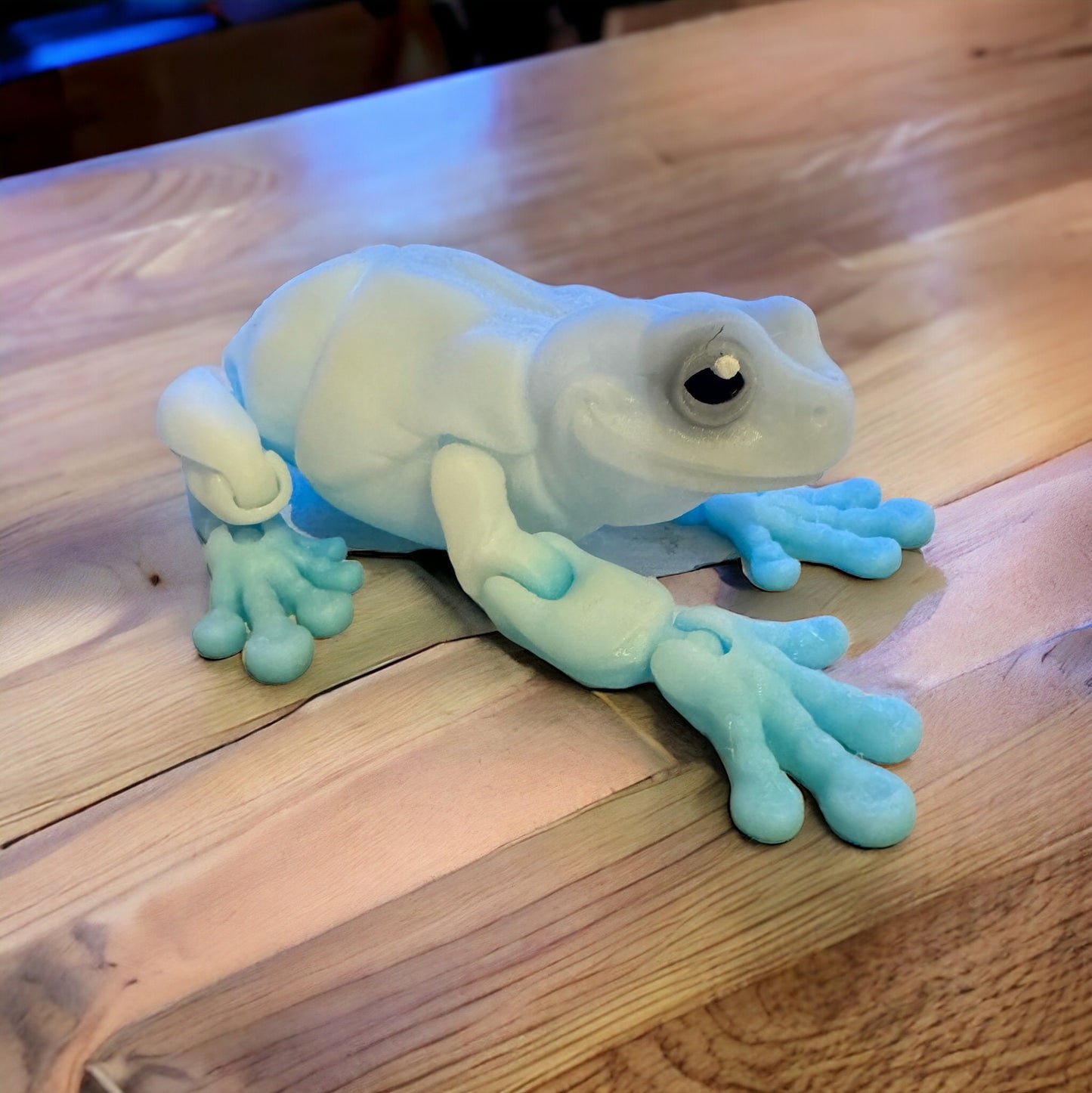 3d printed articulated Tree Frog, White's Tree Frog - MatMireMakes