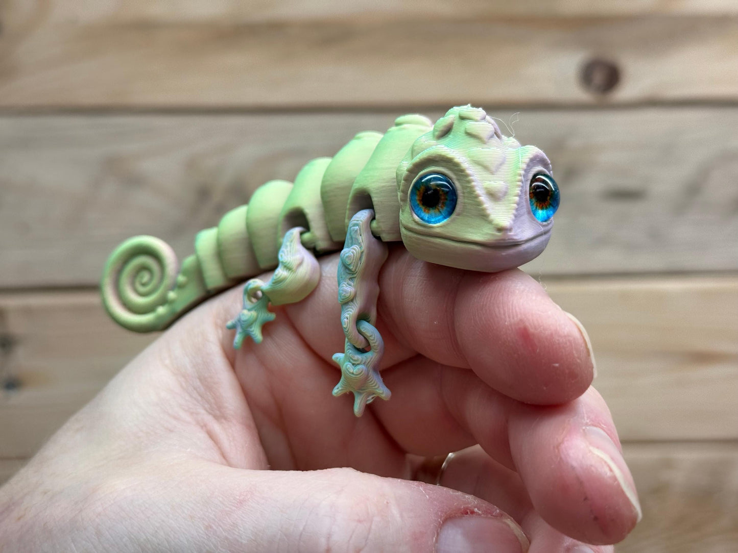 Customizable 3D-Printed Chameleon glass eye'sā 15cm Long! Choose Any Color!