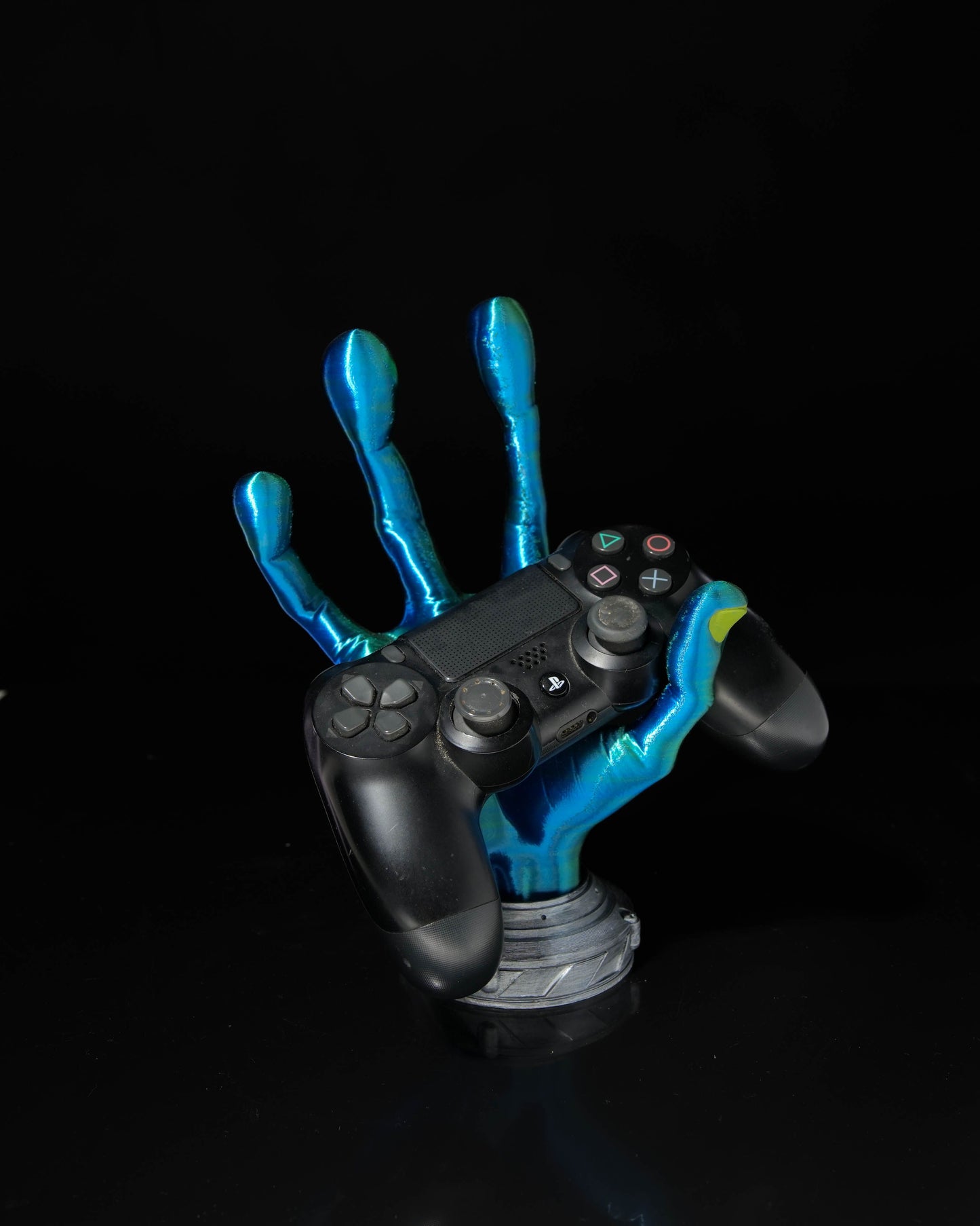 Level Up Your Gaming Setup with our Alien Hand 4 finger Controller Holder!