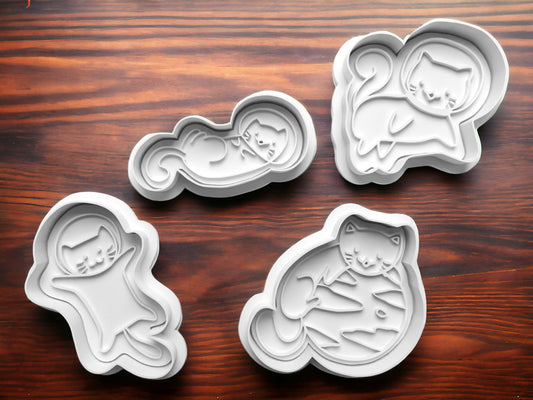 Embark on a Galactic Baking Adventure with our SpaceCat Cookie Cutter Set!