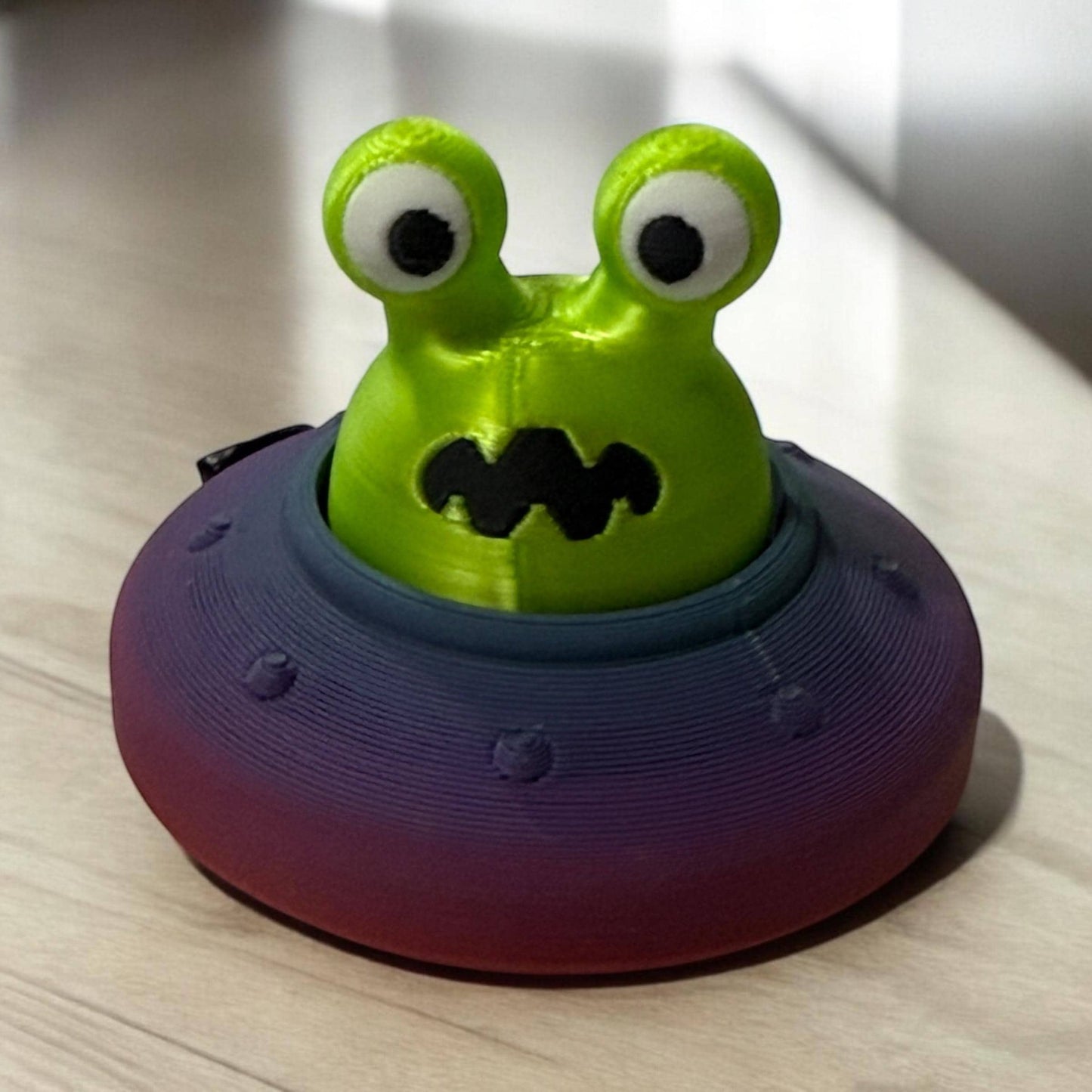 Adorable 3D Printed Alien Ufo Clicker - Perfect Handheld Size! Adhd