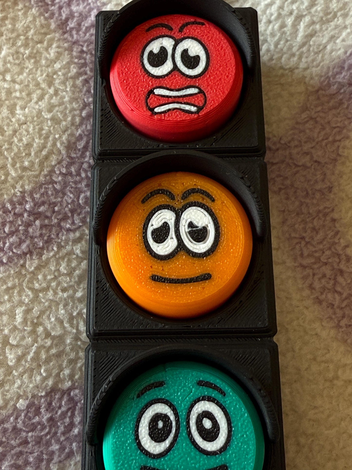 3D Printed Traffic Light Clicker – Funny Face Fidget Toy | ADHD Stress Relief | Red, Orange & Green | Handmade Clicky Fun!