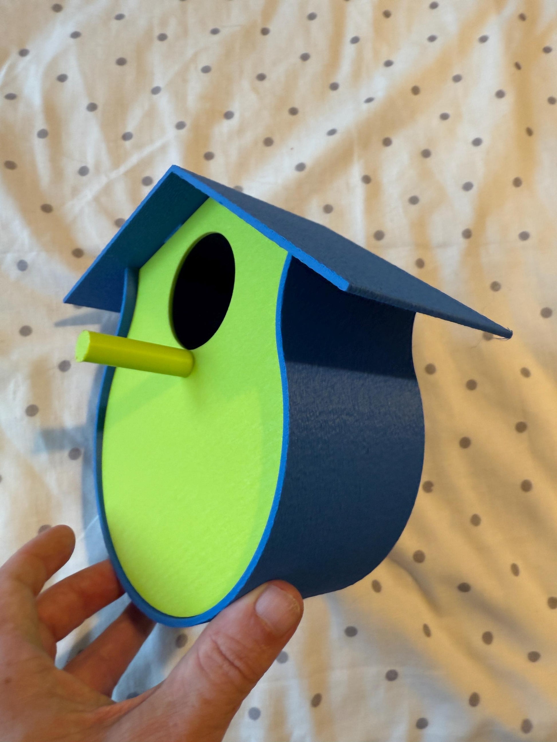 3D Printed Classic Birdhouse – Custom Two-Color Design | Modern Garden Décor for Feathered Friends