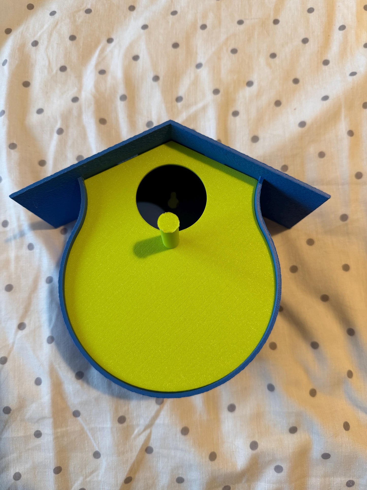 3D Printed Classic Birdhouse – Custom Two-Color Design | Modern Garden Décor for Feathered Friends