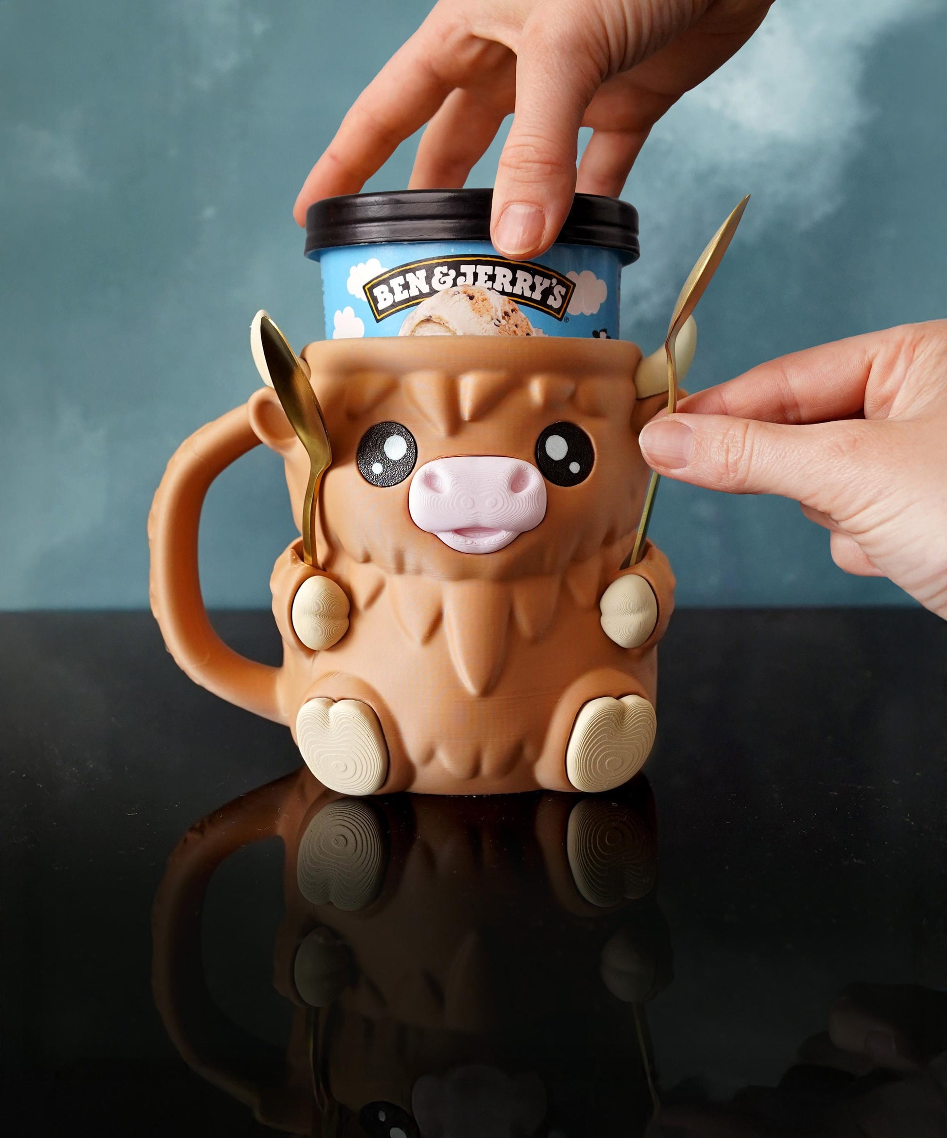 Ferdinand, the Highland Cow Ice Cream Pint Holder | Eco Friendly 3D Printed Pint Cozy with Spoon Slots | Cute Cat Gift for Ice Cream Lovers