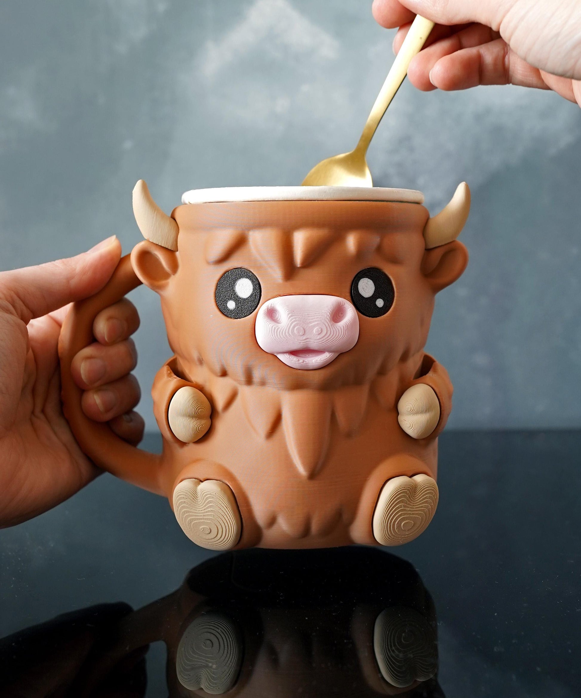 Ferdinand, the Highland Cow Ice Cream Pint Holder | Eco Friendly 3D Printed Pint Cozy with Spoon Slots | Cute Cat Gift for Ice Cream Lovers