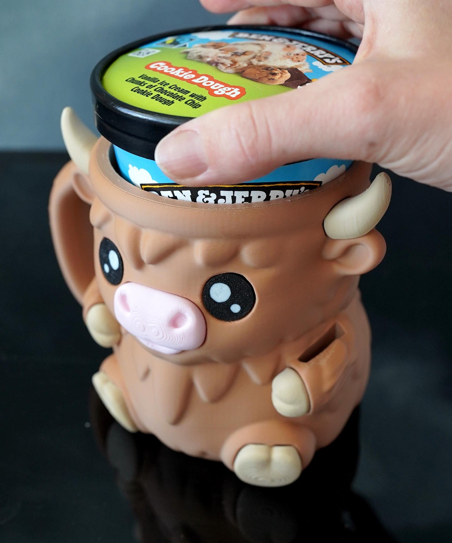 Ferdinand, the Highland Cow Ice Cream Pint Holder | Eco Friendly 3D Printed Pint Cozy with Spoon Slots | Cute Cat Gift for Ice Cream Lovers