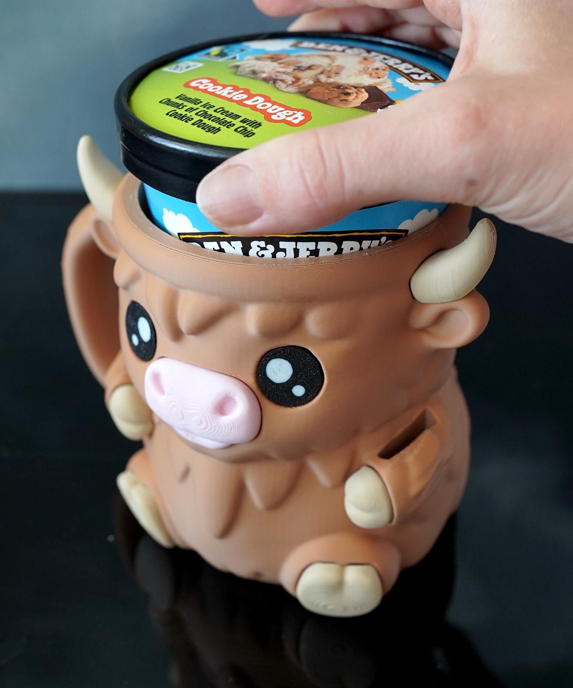 Ferdinand, the Highland Cow Ice Cream Pint Holder | Eco Friendly 3D Printed Pint Cozy with Spoon Slots | Cute Cat Gift for Ice Cream Lovers