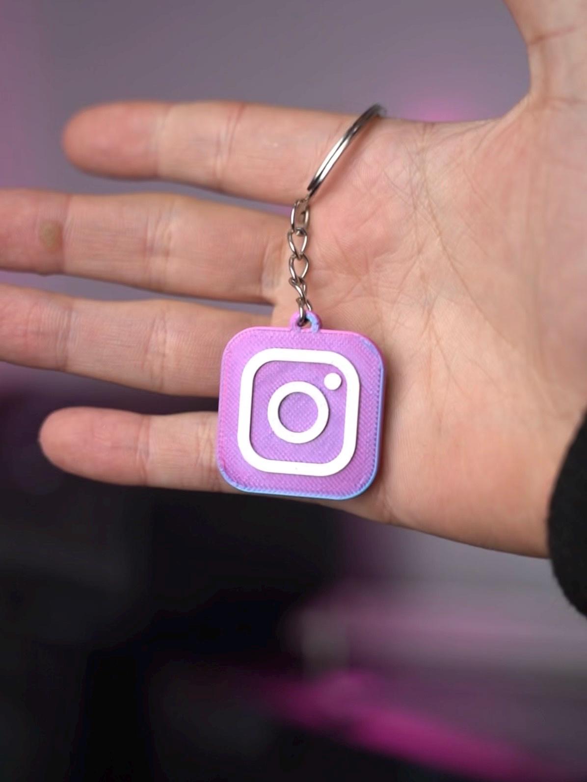 Personalised NFC Keychain | Custom NFC Tag with Icon | Social Media, Crypto & Contact Sharing | Gift Idea