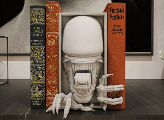 Sci-Fi Alien Creature Book Nook | Space Horror Bookshelf Insert 3D Printed