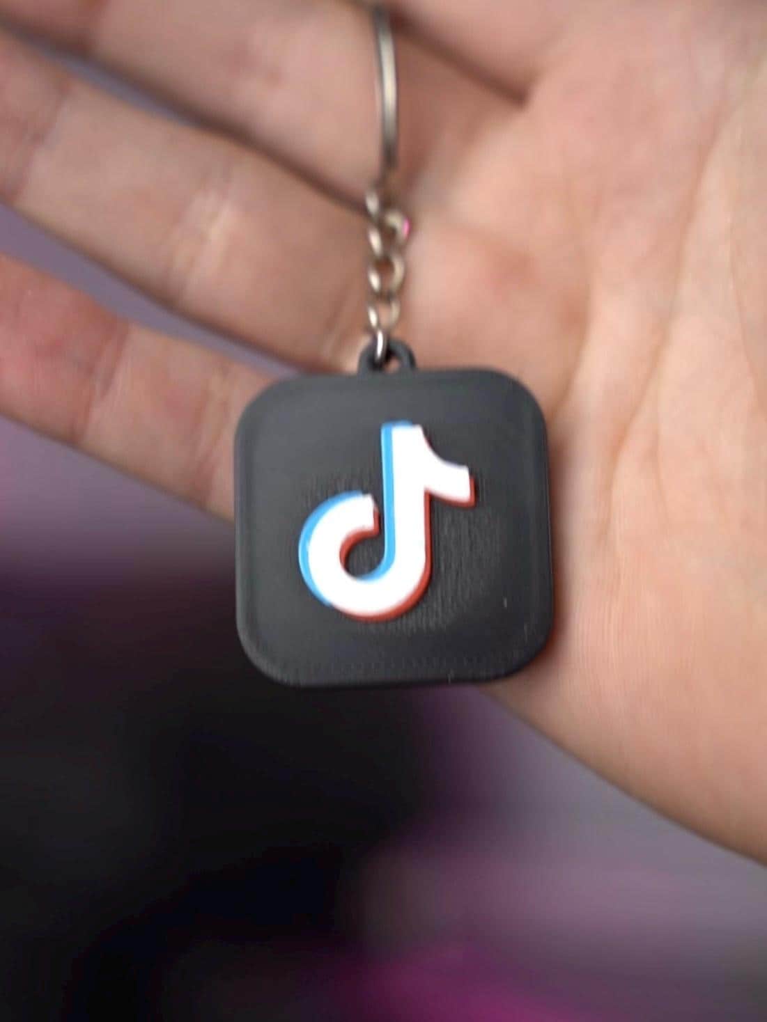 Personalised NFC Keychain | Custom NFC Tag with Icon | Social Media, Crypto & Contact Sharing | Gift Idea