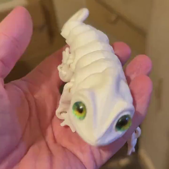 Customizable 3D-Printed Chameleon glass  eye's– 15cm Long! Choose Any Color!