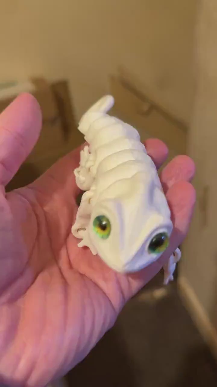 Customizable 3D-Printed Chameleon glass  eye's– 15cm Long! Choose Any Color!
