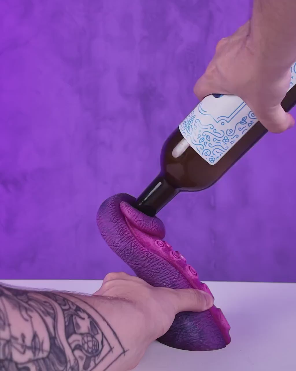 Pour Kraken - Wine Holder